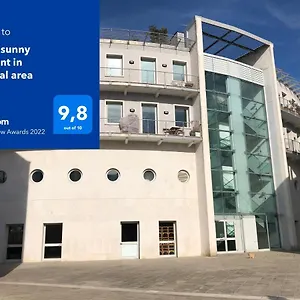 Modern Sunny In Residental Area Venetië