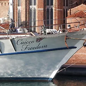 Boat&breakfast Caicco Freedom Venetië